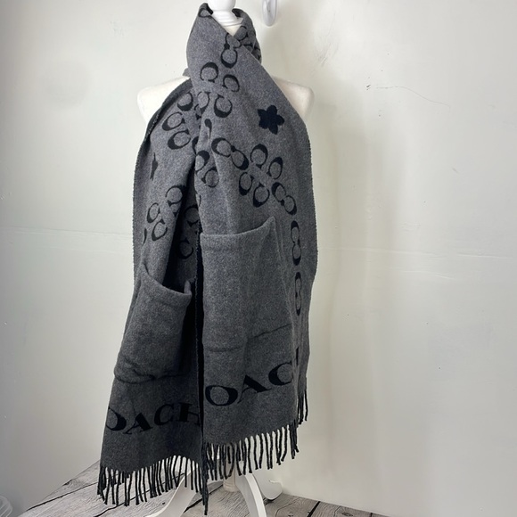 Coach Oversized Scarf with Pockets wool blend all over print logo gray and black - Picture 3 of 9